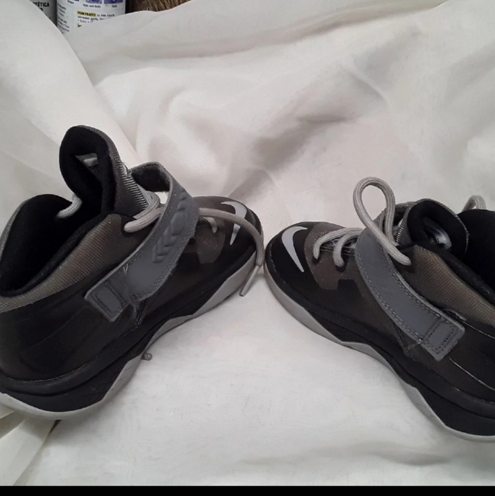 Lebron James - Picture 3 of 3